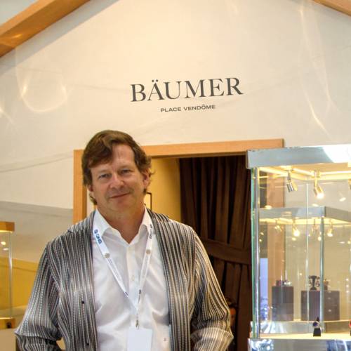 لورينز بومر ، مصمم المجوهرات الشهير: أضفنا لمسة كلاسيكية وأيقونية على صناعة المجوهرات