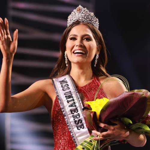 Miss Mexico is crowned with the Mouawad Miss Universe® Power of Unity Crown