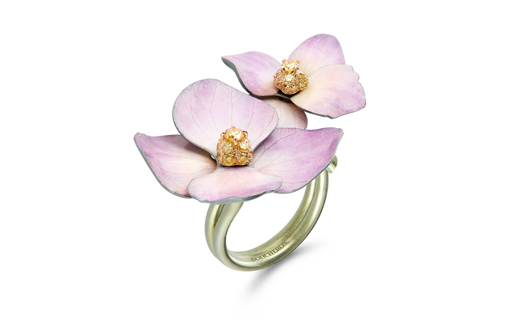 خاتم Flower مصنوع من التيتانيوم مع بتلات طبيعية وألماس