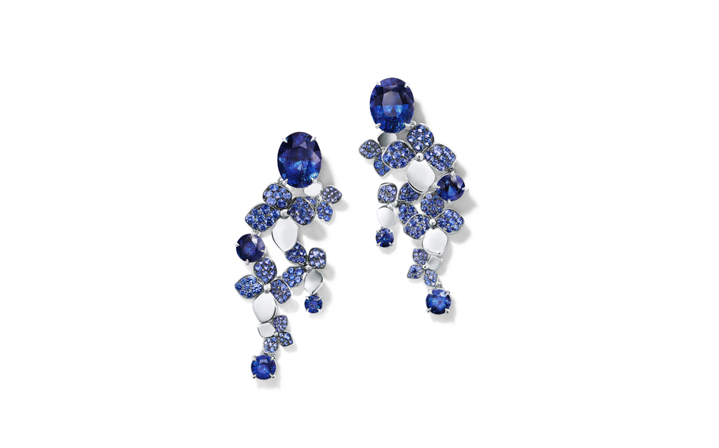Tiffany & Co. Earrings in platinum with mixed-cut sapphires, over 20 total carats