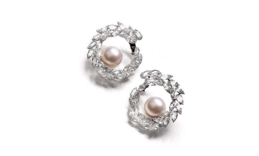  أقراط ماس ولؤلؤ من مجموعة Anniversary  من Utopia