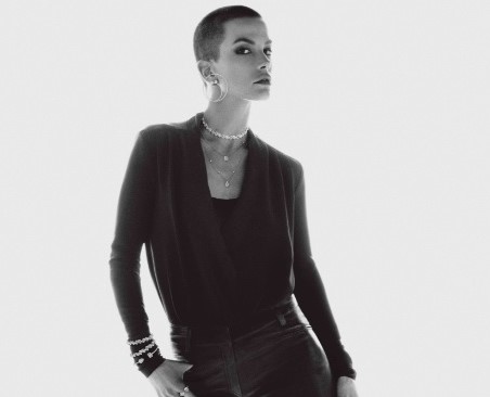 سيلفيا هوكس تعرض مجوهرات من مجموعة My Twin من Messika 