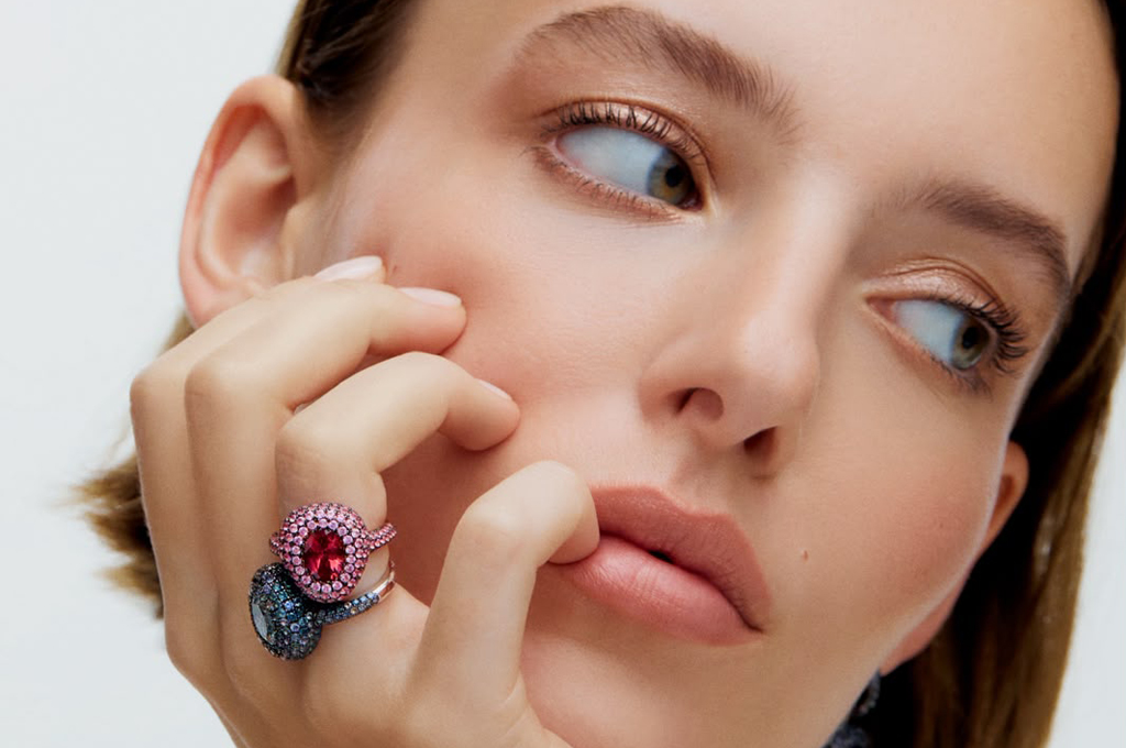 APONINE: A Vibrant Expression of Colour and Individuality