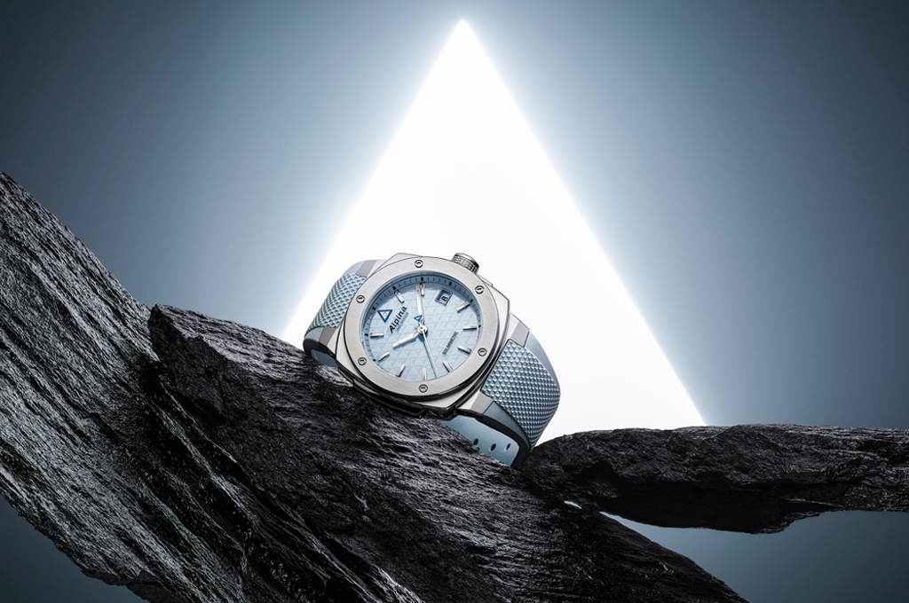 Alpina Introduces the Solar-Powered Alpiner Extreme Solarmetre