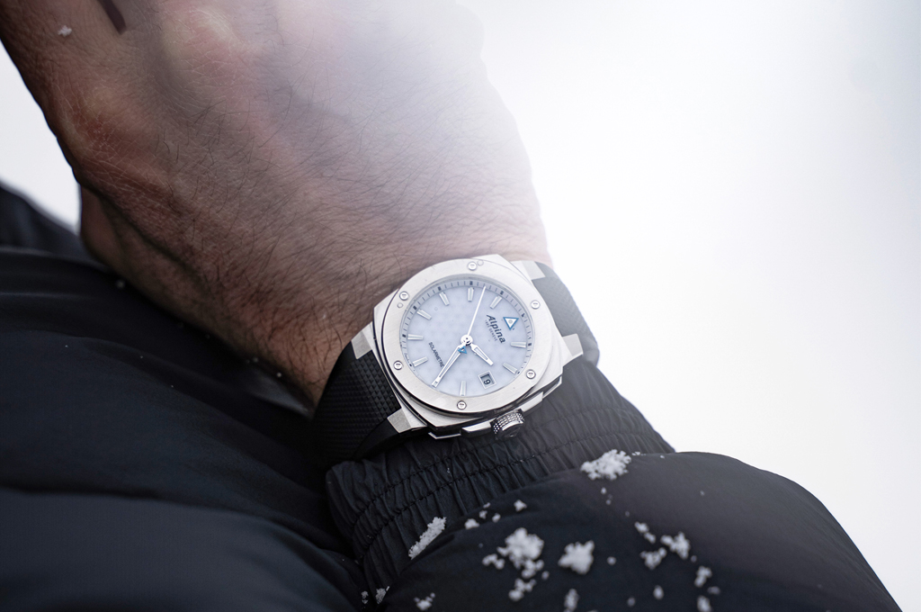 Alpina Introduces the Solar-Powered Alpiner Extreme Solarmetre