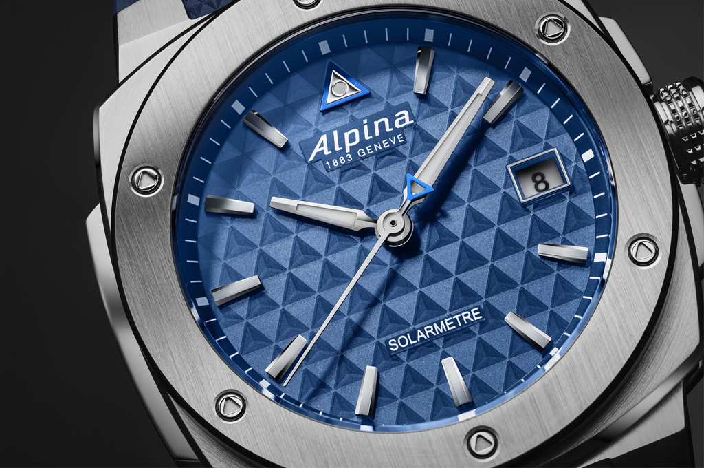 Alpina Introduces the Solar-Powered Alpiner Extreme Solarmetre