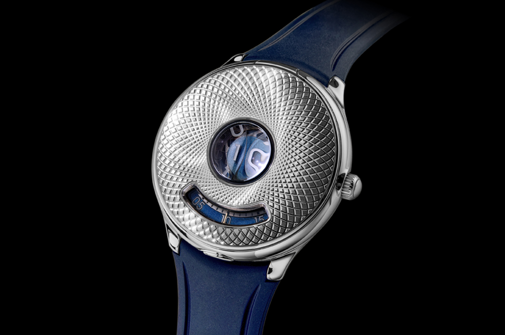 ساعات القفز الزمني براعة إبتكار الوقت في صناعة الأناقة