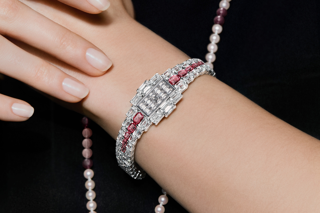 Vacheron Constantin Unveils the Grand Lady Kalla: A Transformable Masterpiece of High Jewellery and Elegance